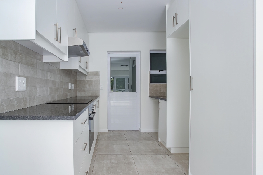 To Let 2 Bedroom Property for Rent in Honeydew Country Estate Western Cape